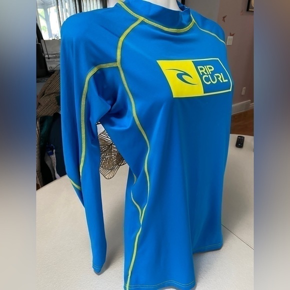 Rip Curl Kids Rash guard Wave Long Sleeve UV Swim Beach Surfing Tee Sz M - Picture 4 of 10